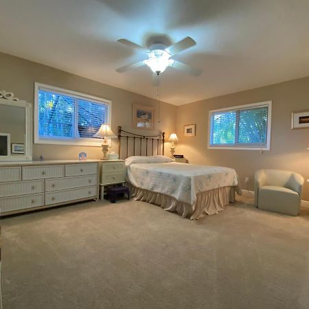 This Homestay Oasis Is The Cape'S Best Place To Stay Cape Coral Bagian luar foto