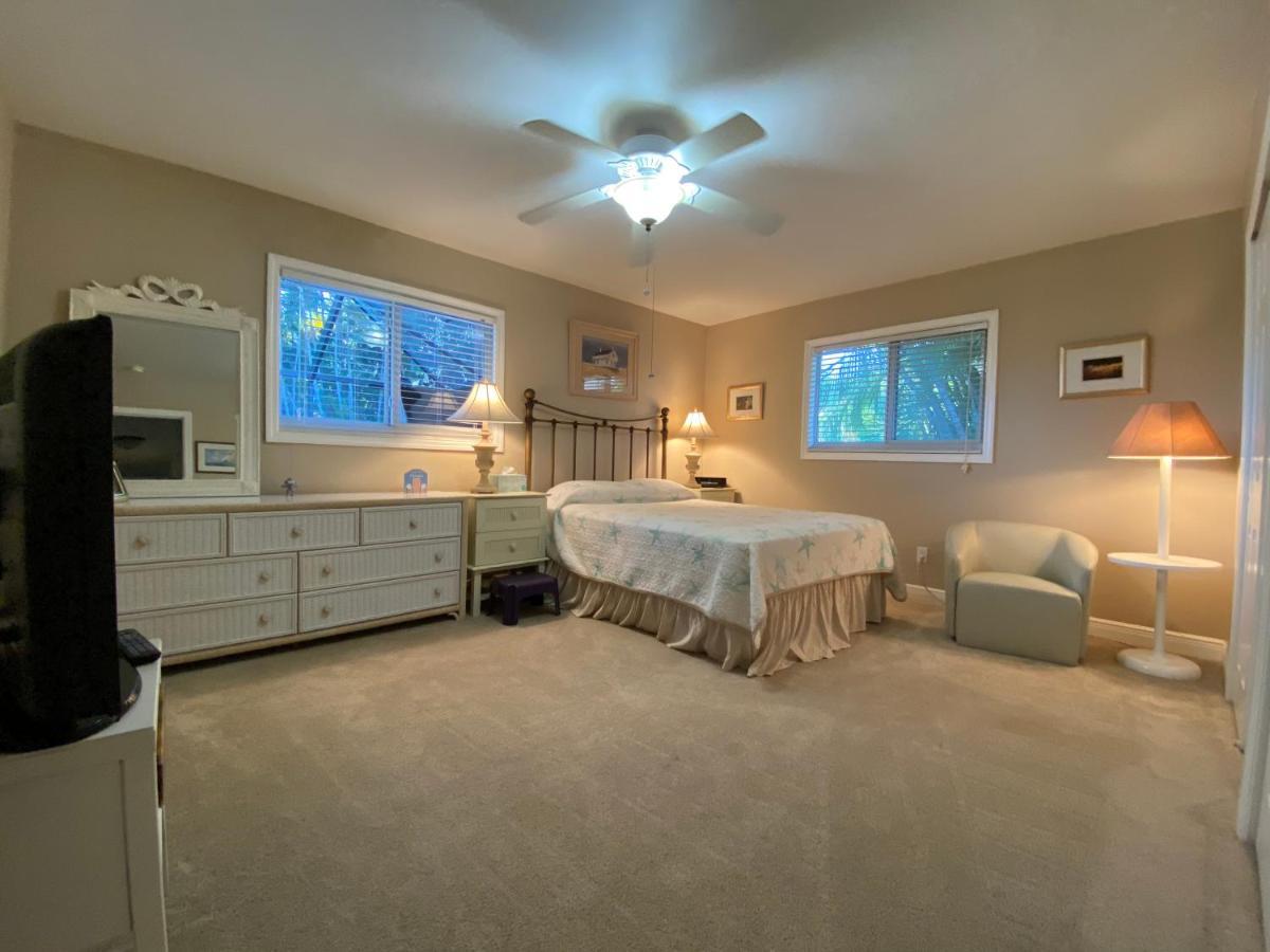 This Homestay Oasis Is The Cape'S Best Place To Stay Cape Coral Bagian luar foto