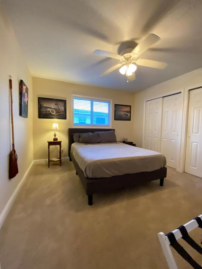 This Homestay Oasis Is The Cape'S Best Place To Stay Cape Coral Bagian luar foto