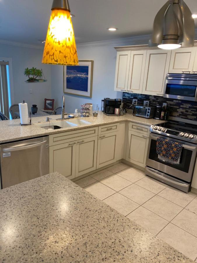 This Homestay Oasis Is The Cape'S Best Place To Stay Cape Coral Bagian luar foto